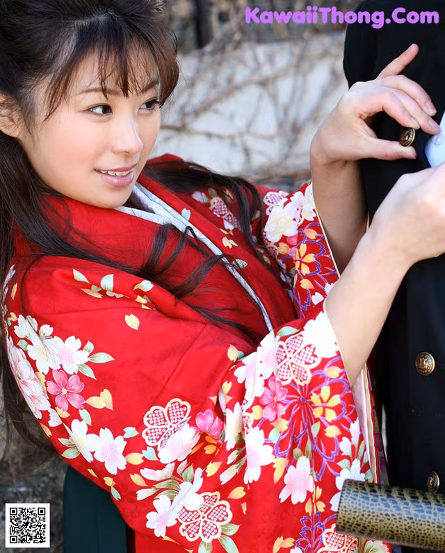 Kimono Momoko - Ghirl Chest Pain