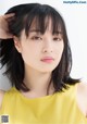 Suzu Hirose 広瀬すず, Shonen Magazine 2019 No.17 (少年マガジン 2019年17号) P5 No.0da1b7