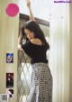 Rikako Aida 逢田梨香子, Young Gangan 2019 No.23 (ヤングガンガン 2019年23号) P6 No.05521d